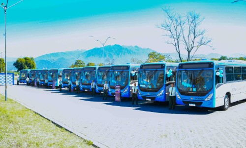 Resende recebe 12 novos ônibus com ar-condicionado e amplia transporte público com 2.550 novas viagens por mês